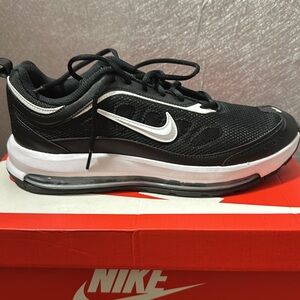 Nike Air Max AP sz 10.5